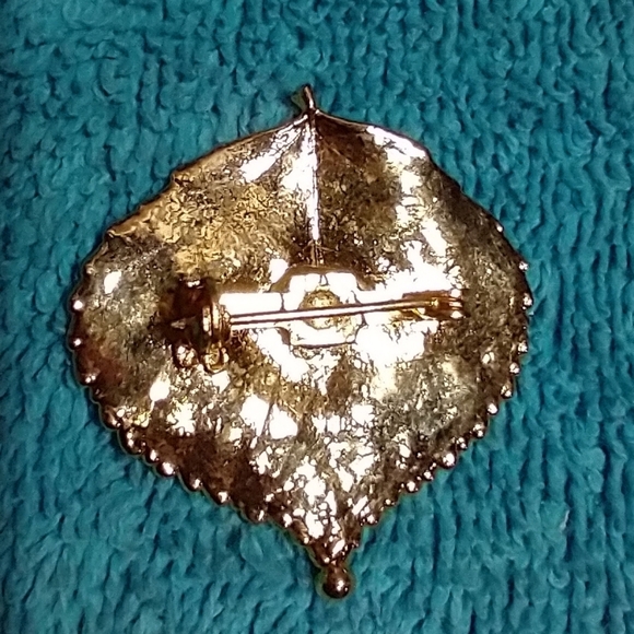Gold Leaf Brooch vintage - Picture 4 of 4
